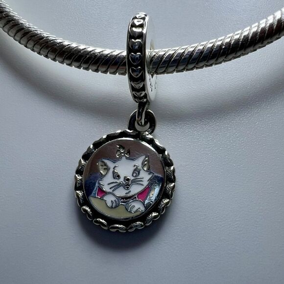 Disney x Pandora Aristocats Marie Cat Lady Dangle Charm Pendant - Picture 8 of 12